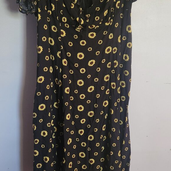 Front tie Sunflower Maxi dress - Picture 5 of 6